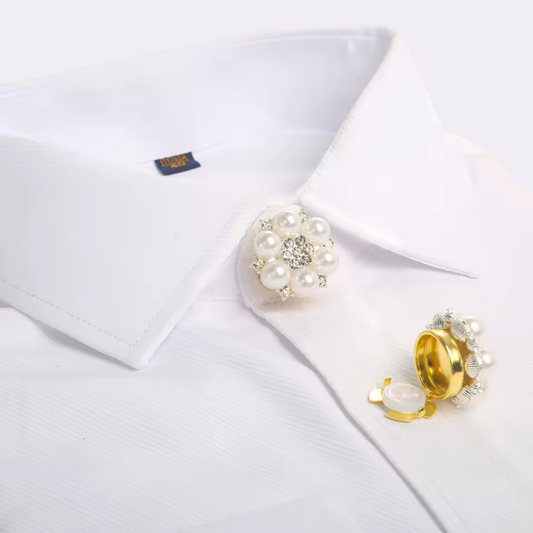 Golden Knot – Broche Floral para Elevar tu Camisa
