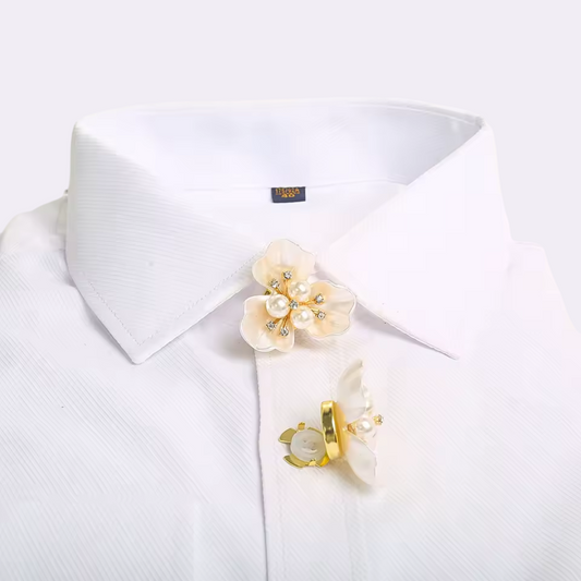 Iris Touch  – Broche Floral para Elevar tu Camisa