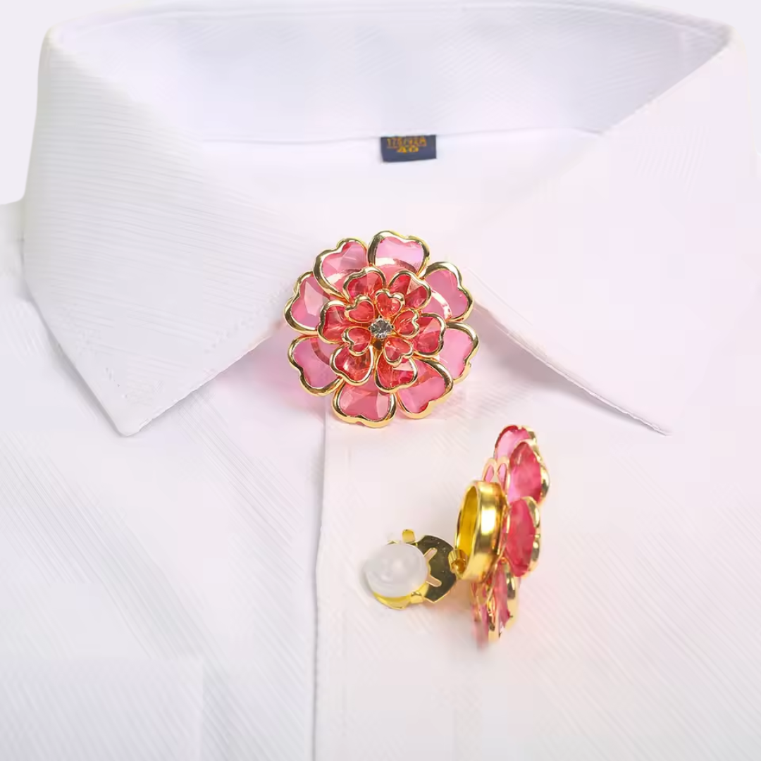 Pearl Whisper  – Broche Floral para Elevar tu Camisa